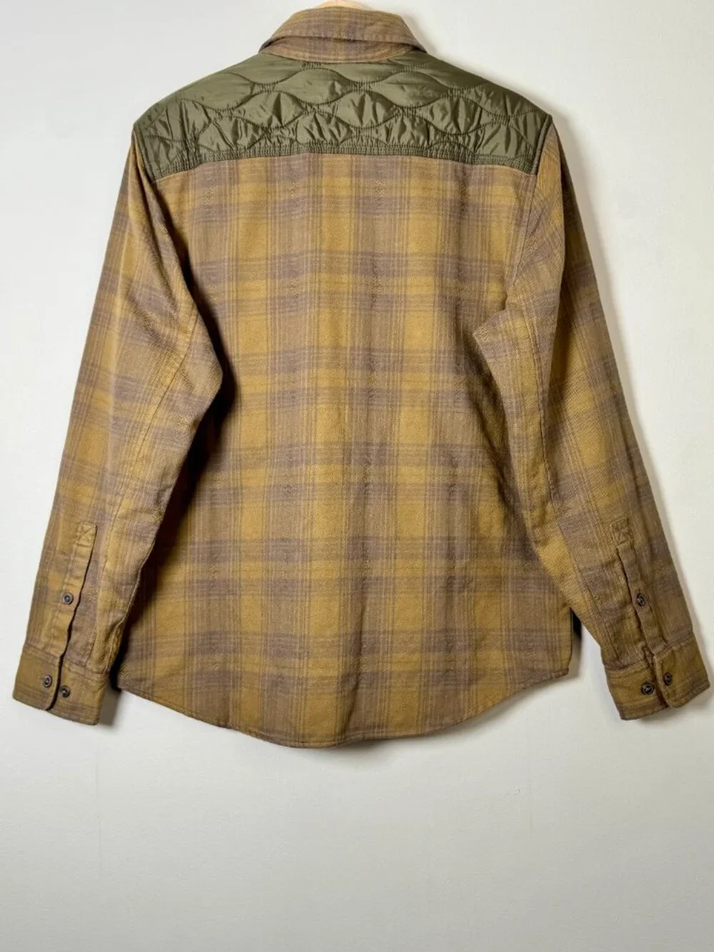 Howler Bros Men's Quintana Quilted Flannel Big Barrett Plaid Swamp Sz M